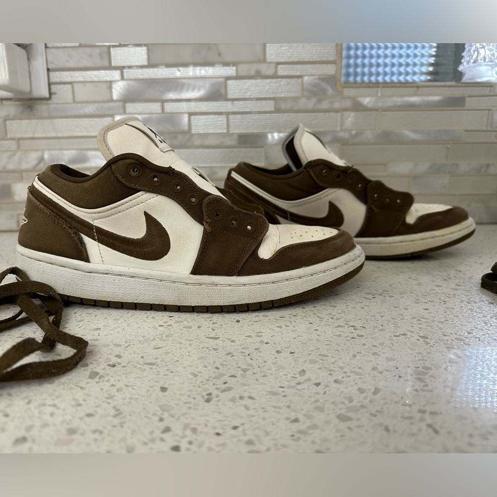 Nike Air Jordan 1 Low SE Light Olive / White / Sail